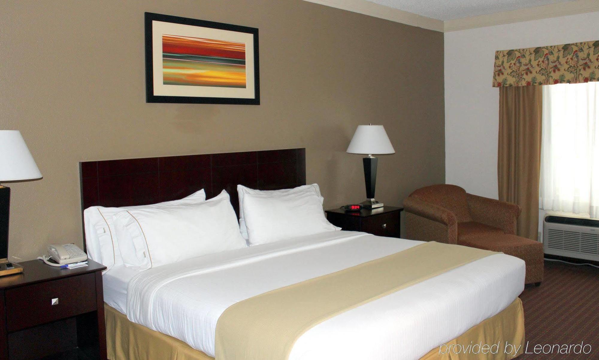 Holiday Inn Express Hotel & Suites Plainview By Ihg Екстер'єр фото